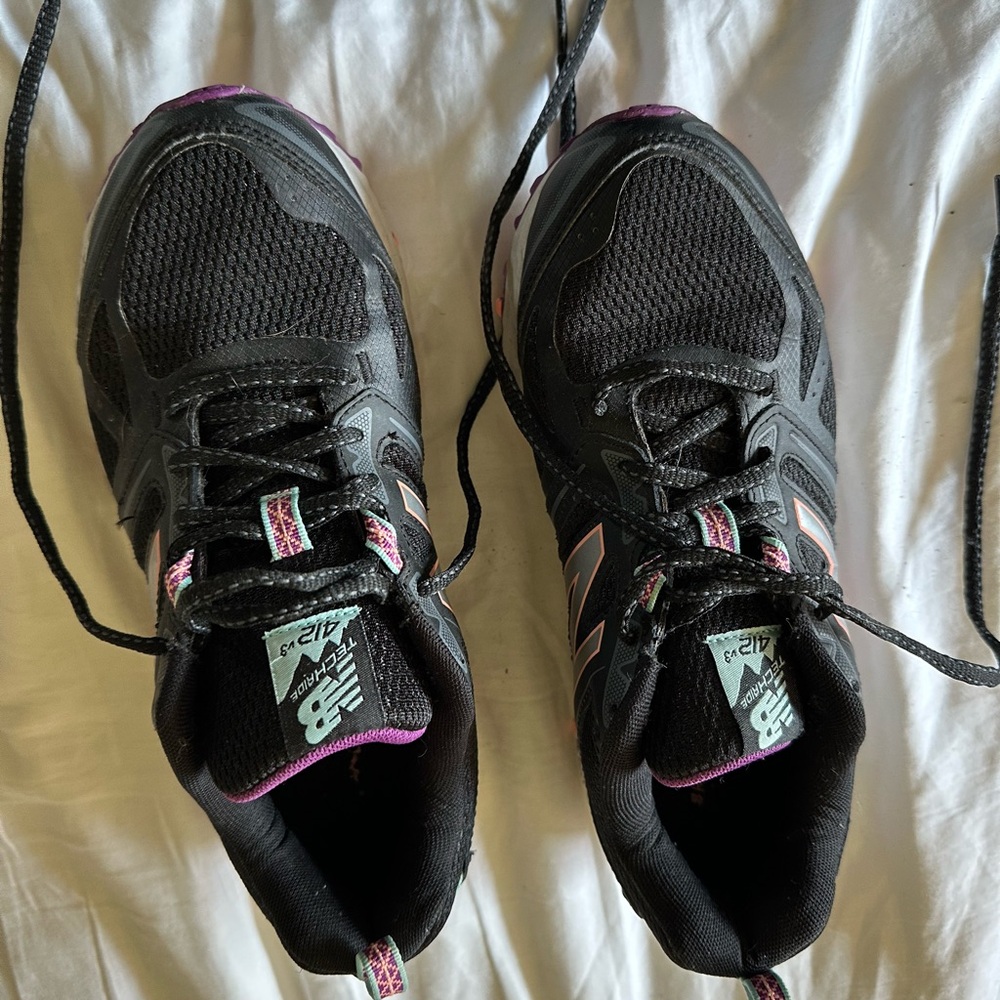 New Balance Black and Pink Athletic Shoes with Cushioned Midsole